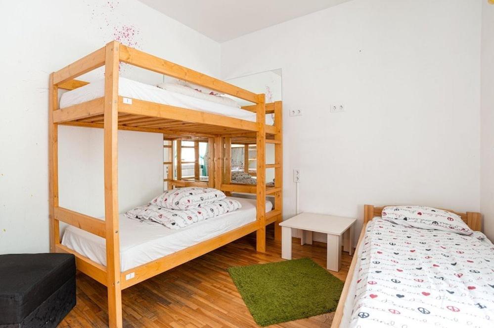 Pogo Hostel VNO Esterno foto
